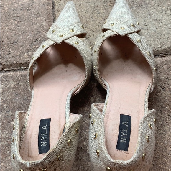 Pretty gold beige heels. - Picture 6 of 8